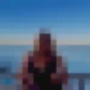 Lola de Sciecq, 23 ans - plan cul discret