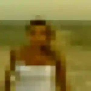 Efua, 29 ans, en ligne à Semur-en-Brionnais pour une rencontre coquine