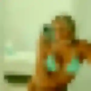 Adélaïde (26 ans) à Sinard propose un plan cul ce soir