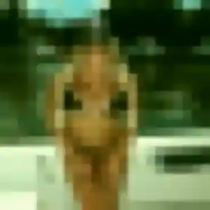 Photo de Bernadette à Terres de Bord (27 ans) - plan cul anonyme