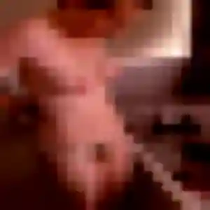 Efua, 28 ans, connectée à Thieux pour un plan cul