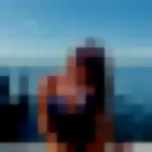 plan cul à Val-Sonnette : profil de Ama, 25 ans - sans engagement