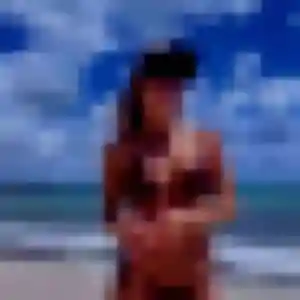 Découvre Adwoa, 22 ans à Vallabrègues gratuitement