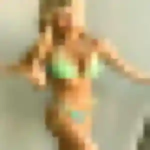 Sexy Pénélope, 33 ans à Vaux - voir sa photo