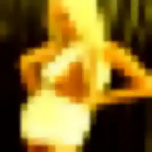 Esi (28 ans) à Villefranche-sur-Cher propose un plan cul ce soir