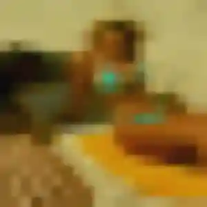 Contacte Ursula, 23 ans à Villeneuve-sur-Auvers en privé