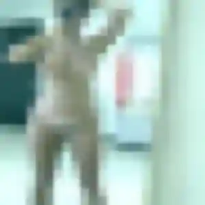 Esi, 31 ans, connectée à Villenoy pour une rencontre coquine