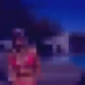 Découvre Aya, 27 ans à Vitry-sur-Orne en privé